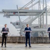 VDL krijgt order voor 77 automatisch geleide voertuigen voor Rotterdamse haven